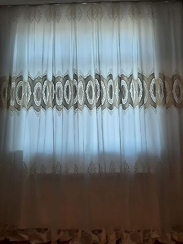 Pərdə və tüllər: Tül pərdə - Material: incə, işıqkeçirən tül - Rəng: südlü-ağ fon — 3