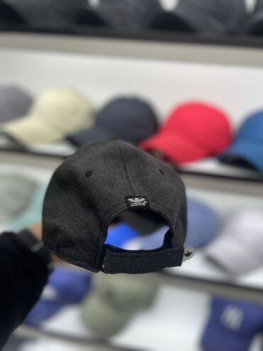 Baş geyimləri: Бейсболки премиюм класса качество на высшем уровне.Производство Индия — 23