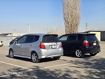 Honda: Honda Fit: 2005 г., 1.3 л, Вариатор, Бензин, Хэтчбэк — 5