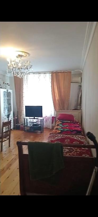 upd qesebesinde satilan evler: 3 otaqlı, 100 kv. m, Kredit yoxdur, Orta təmir — 4