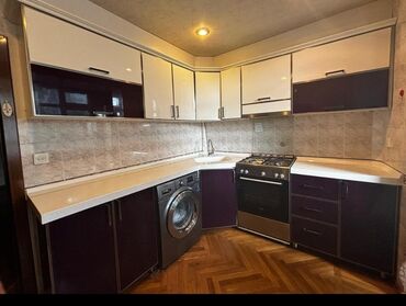 Dolablar: *ZB* *MƏTBƏX MEBELİ* Qiymət *499 AZN* ideal vəziyyətdədir. Olçü