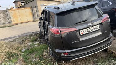 арзан авто машиналар: Toyota RAV4 (XA40, рестайлинг)
Год вып 2017 бензин
Цена 9500$