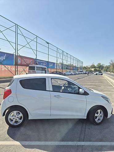 Продажа авто: Chevrolet Spark: 2017 г., 1 л, Вариатор, Бензин, Хэтчбэк — 4