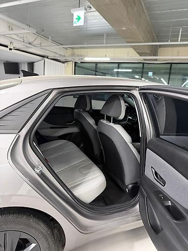 Hyundai: Hyundai Avante: 2022 г., 1.6 л, Гибрид — 13