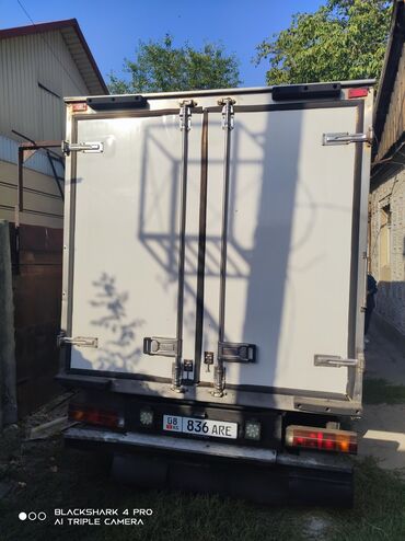 накладки на спринтер: Mercedes-Benz Sprinter: 2005 г., 2.7 л, Механика, Дизель