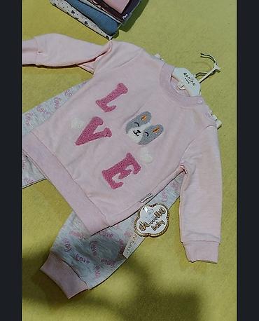 Kompleti: Paket za devojcice uzrasta 9-12meseci. Velicina 80cm. Ukoliko zelite — 9