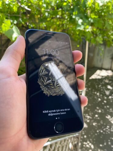 Мобильные телефоны: IPhone 7, 32 ГБ, Черный