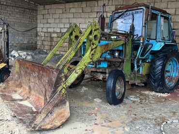 Traktorlar: Işlək vəziyyətdə - Güclü dizel mühərrik, mexaniki sürətlər qutusu - — 10