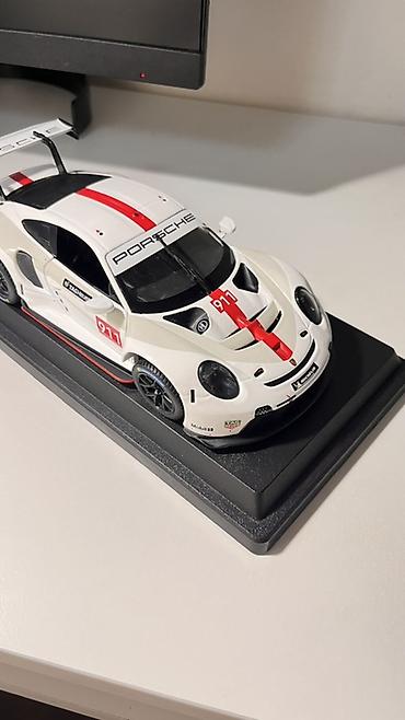 Модели автомобилей: Продаю модель Bburago 1:24 Porsche 911 RSR GT. Оригинал — 3