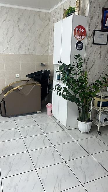 здаю салон красоты: Сдаю Whole salon: Для парикмахера, 50 м², В торговом центре, Действующий, С оборудованием — 2