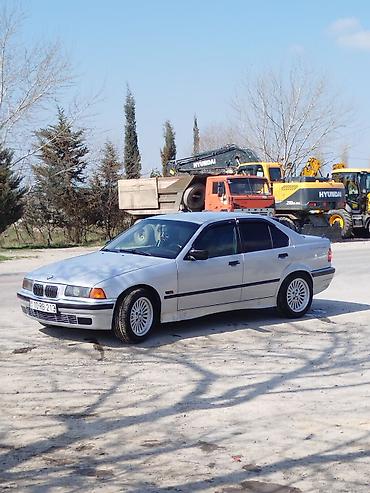 BMW: BMW 3 Series E36 sedan - Kuzov: sedan, gümüşü rəng - Mühərrik və — 5