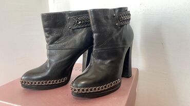 обувь zara: Ботинки и ботильоны 35, цвет - Черный
