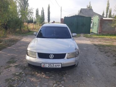 двигатель пассат б3 1.8 моно купить в бишкеке: Volkswagen Passat: 1999 г., Механика, Седан