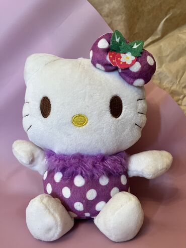 hello kitty: Hello kitty oyuncaq, ölçüsü 16x11 sm-dir. Yenidir. Qiymət 12 manat