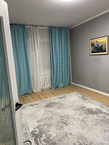 куплю квартиру в бишкеке 3 х комнатную: 3 комнаты, 62 м², 105 серия, 1 этаж, Косметический ремонт