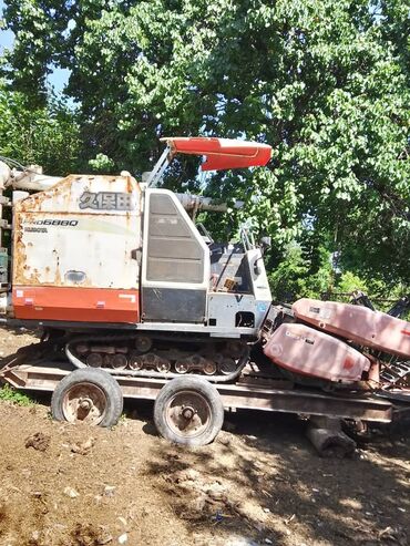 Транспорт: Кубота PRO688Q күрүч оруу комбайны Kubota PRO688Q күрүч оруучу