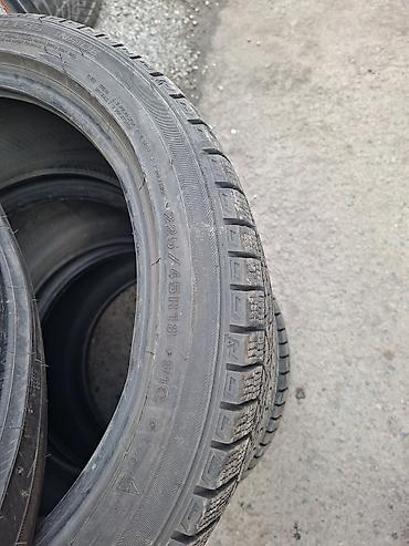 Шины: Зимние шины Dunlop, ненаправленный рисунок протектора с большим — 3