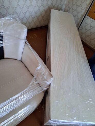 Yük daşımaları: Yük daşima xi̇dməti̇ . Evlərinofislərin, anbarların sigortalı — 9