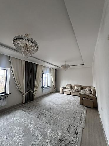 Продажа коттеджей и домов: Продаётся дом с большим участком и хозяйственными строениями. - Жилой — 6