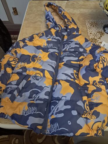 женские нарядные комбинезоны: Uşaq üçün qışlıq pufik kurtka. - Rəng və naxış: göy, boz və sarı