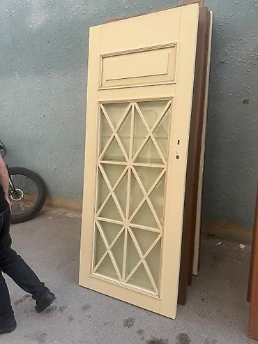 ağ qapı: Şüşəli dekorativ otaq qapıları - Material: MDF əsaslı qapı lövhəsi — 1