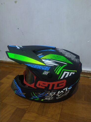 Salam fullface kask satılır su qiymetine M razmerdir cox rahatdir