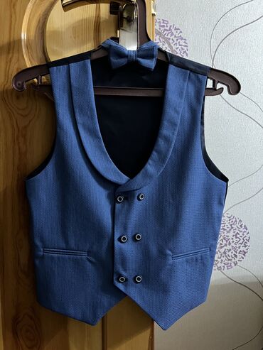 Dəstlər: Kostyum Türkiyə istehsalıdır. 180 manata alınıb. 1 dəfə geyinilib — 2