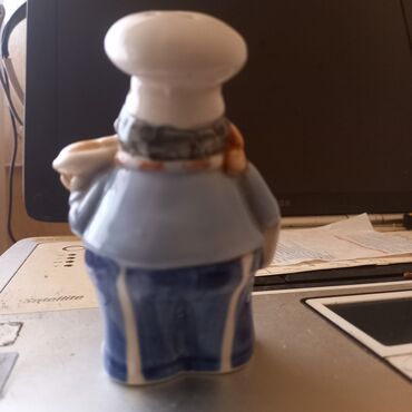 Duz istiot qabları: Farfor duz qabı satılır. - Duz qabı Quba şəhərindədir. - Şamaxinkaya — 2