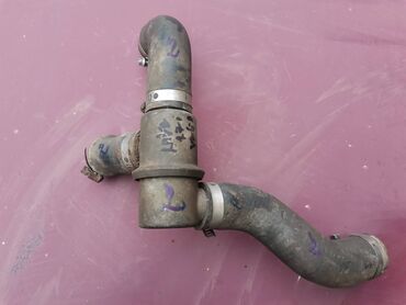 Auto delovi: Termostat sa crevima Lada 21213,21214 Niva br.2. Polovno, očuvano — 1