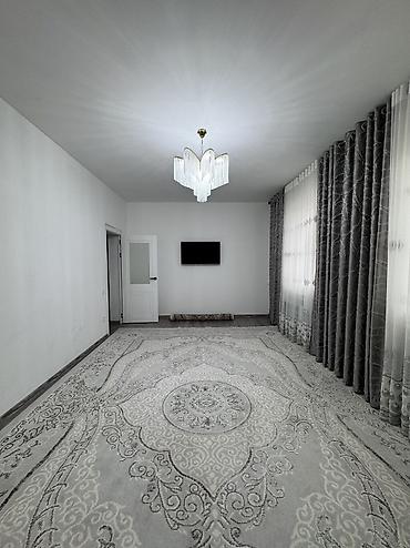 Продажа коттеджей и домов: ✨Продаётся дом в с. Сокулук✨ 🏡Характеристики: • Участок - 3,5 сотки • — 4