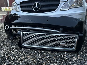 w221 bufer: Range Rover avtomobilləri üçün nəzərdə tutulmuş qara ön bamper və