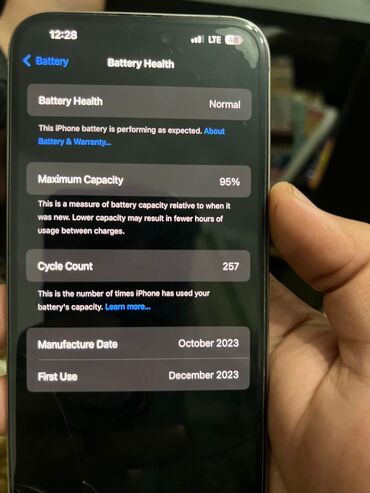 режим 8: IPhone 15 Pro Max, Колдонулган, 256 ГБ, Natural Titanium, Заряддоочу түзүлүш, Коргоочу айнек, Каптама, 95 %