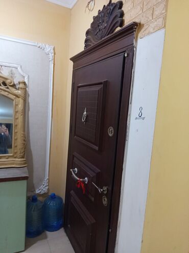 Uzunmüddətli kirayə mənzillər: Satilir. Yasamalda Şərur MTK kupçalı binasında Bravonun qarşısında — 14