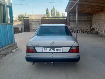 Mercedes-Benz: Mercedes-Benz W124: 1989 г., 2 л, Механика, Бензин, Седан at lalafo.kg — 3 Mercedes-Benz: Mercedes-Benz W124: 1989 г., 2 л, Механика, Бензин, Седан — 3