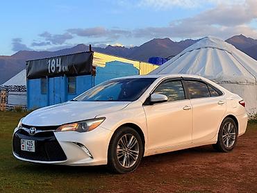 Toyota Camry: 2017 г.