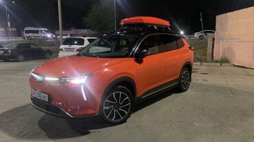 футбол настольный: Электромобиль кроссовер (оранжевый) с аэробоксом на крыше Основные