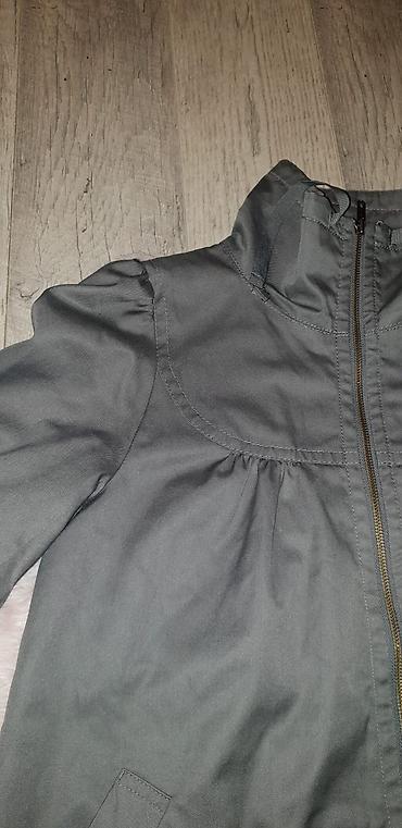 peta krusevac: Jakna duza H&M,sive boje(malo sbetlija nokansa uzivo),dužine do — 5