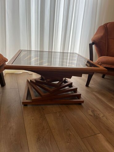 Seyflər: Kvadrat masa, Açılmayan, Təkərsiz, Şüşə, Zəmanətsiz