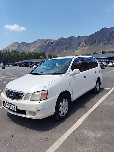 210 2 2: Toyota Gaia: 2002 г., 2 л, Автомат, Бензин, Минивэн — 3