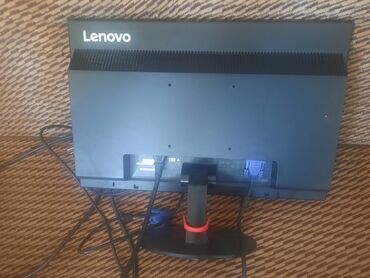 Monitorlar: Lenovo manitor tep təzədi . az işlənib . Ancaq öz özünə ləkə yaranıb