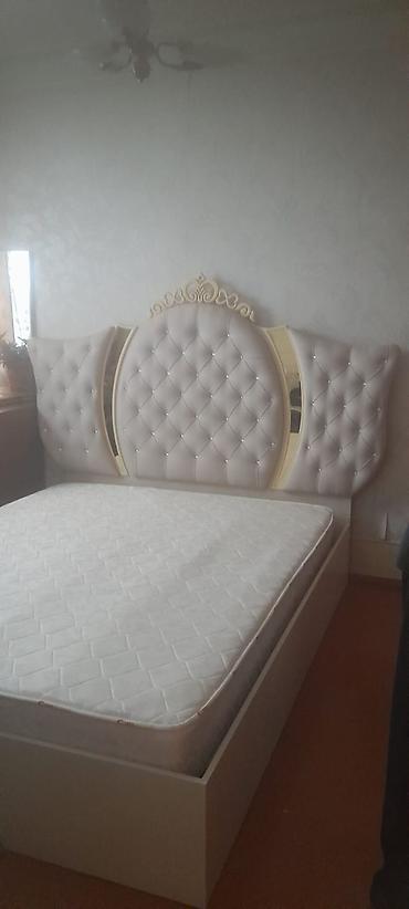 Taxt satilir. qiymet. 200 manata təcili satilir Bazasi yoxdu ünvan lalafo.az -da Taxt satilir. qiymet. 200 manata təcili satilir Bazasi yoxdu ünvan