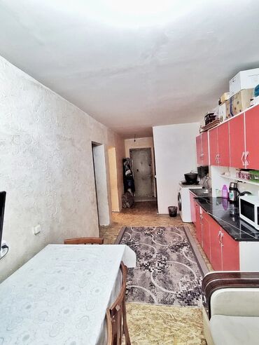 дом по дешевле: 54 м², 4 комнаты, Старый ремонт Кухонная мебель