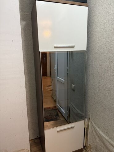 köhnə şkaflar: Açılan, 1 qapı Düz dolab, Şifonyer