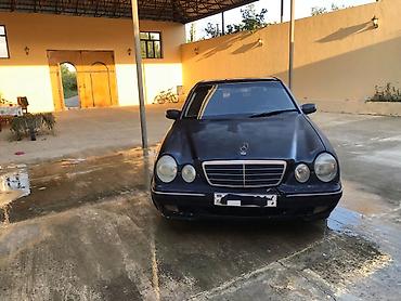 Mercedes-Benz: Mercedes-Benz 270: 2.7 l | 2000 il Sedan — 5