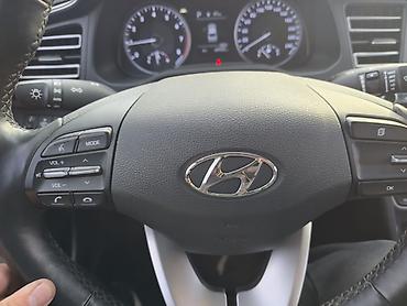 Hyundai: Hyundai Elantra: 2020 г., Седан — 10