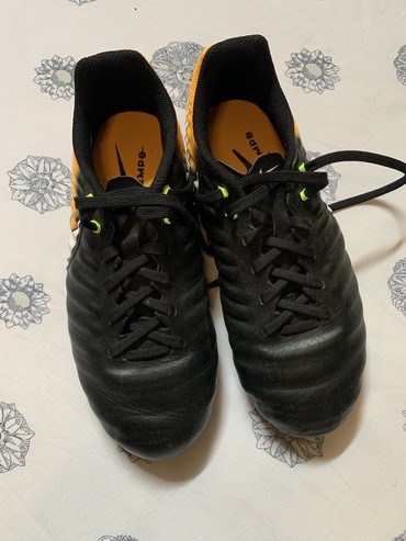 duboke cizme na pertlanje: Nike, 38, bоја - Šareno