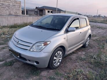 малометражки машины купить: Toyota ist: 2002 г., 1.3 л, Автомат, Бензин, Седан