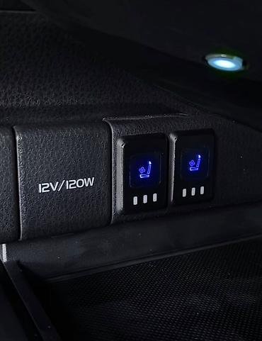 интересует: Toyota Camry: 2022 г., Вариатор, Гибрид, Седан — 8