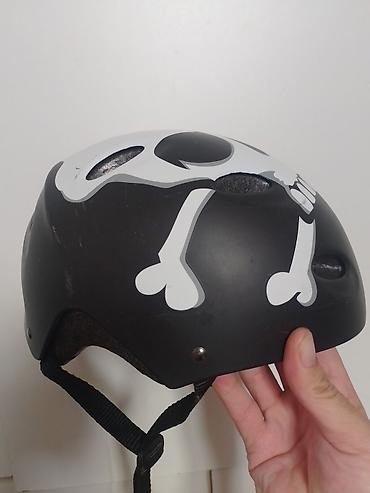 Dodaci za bicikl: Skate/biciklistička kaciga sa motivom lobanje obim 56 cm - Dizajn — 2
