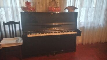 Pianolar: Çayka model piano. Saz veziyyetdedir Sadece köklenmelidir. Zaten